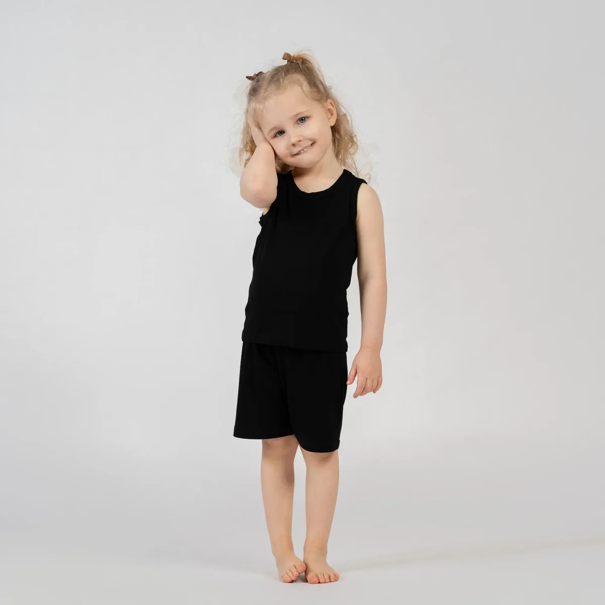 Barns mjuka pyjamas i bambu med shorts - Bild 4