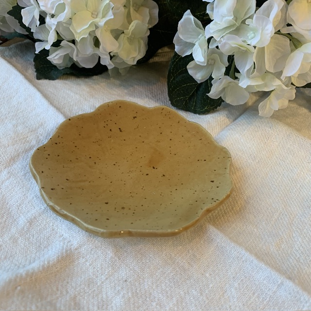 Handkavlad Assiette ”Gul chamotte ” Sundboden Design - Bild 2